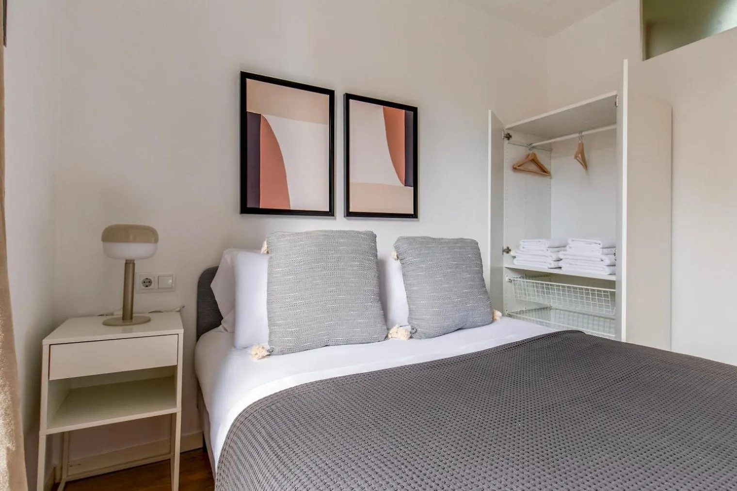 바르셀로나 Blueground La Dreta De Leixample Balcony Bcn-130 아파트 0*,  스페인